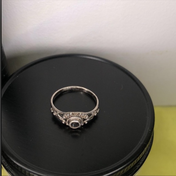 Size 7.5 Sterling Silver Missing Stone Ring - Picture 2 of 4